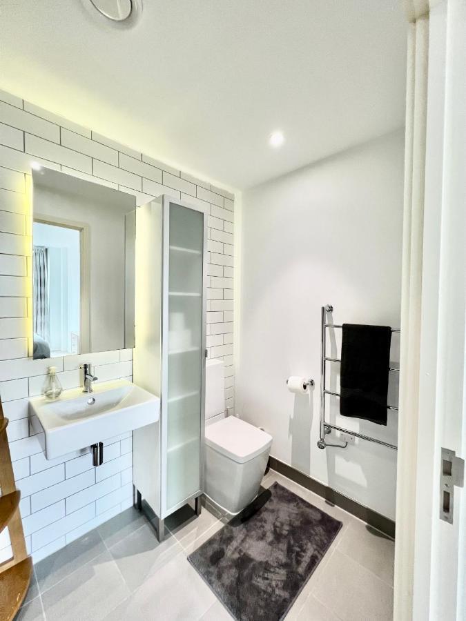 Luxury 2 Bedroom 2 Bathroom Apartment - London City Airport Εξωτερικό φωτογραφία