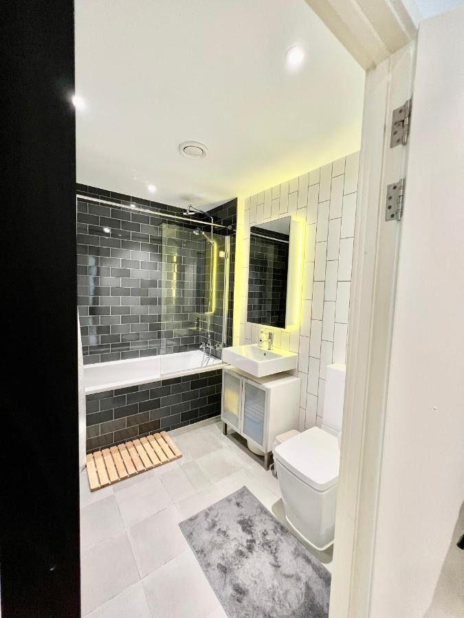 Luxury 2 Bedroom 2 Bathroom Apartment - London City Airport Εξωτερικό φωτογραφία