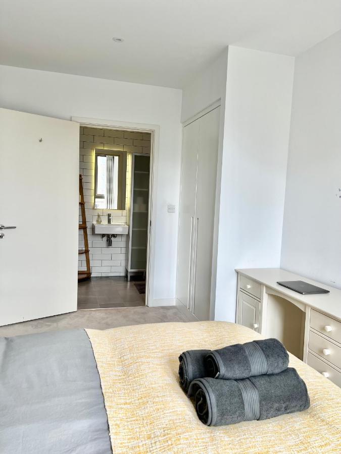 Luxury 2 Bedroom 2 Bathroom Apartment - London City Airport Εξωτερικό φωτογραφία