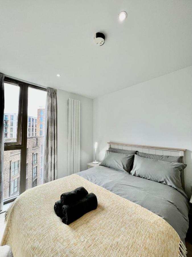 Luxury 2 Bedroom 2 Bathroom Apartment - London City Airport Εξωτερικό φωτογραφία
