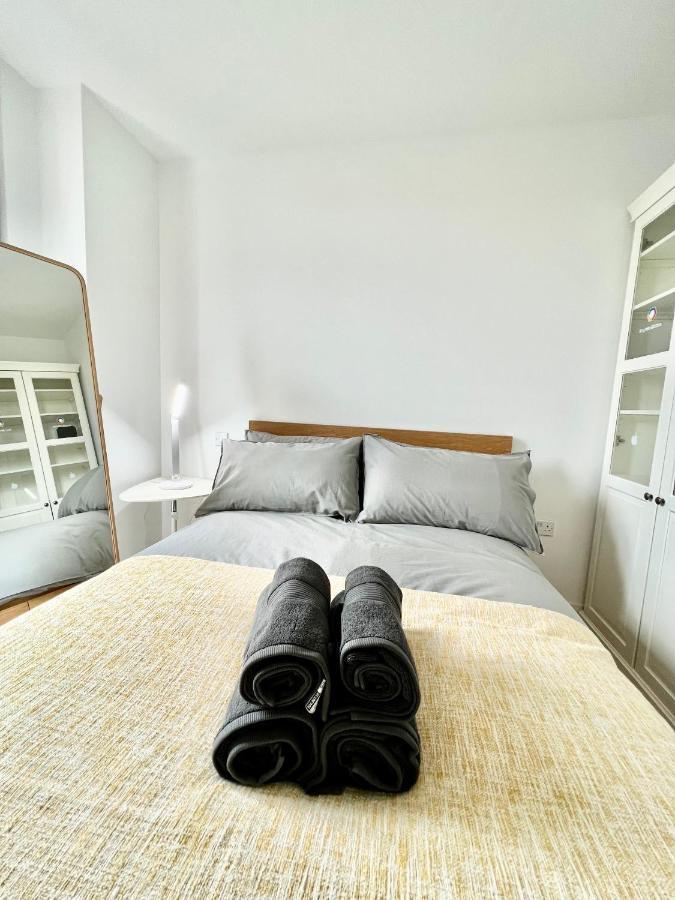 Luxury 2 Bedroom 2 Bathroom Apartment - London City Airport Εξωτερικό φωτογραφία
