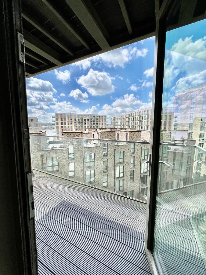 Luxury 2 Bedroom 2 Bathroom Apartment - London City Airport Εξωτερικό φωτογραφία